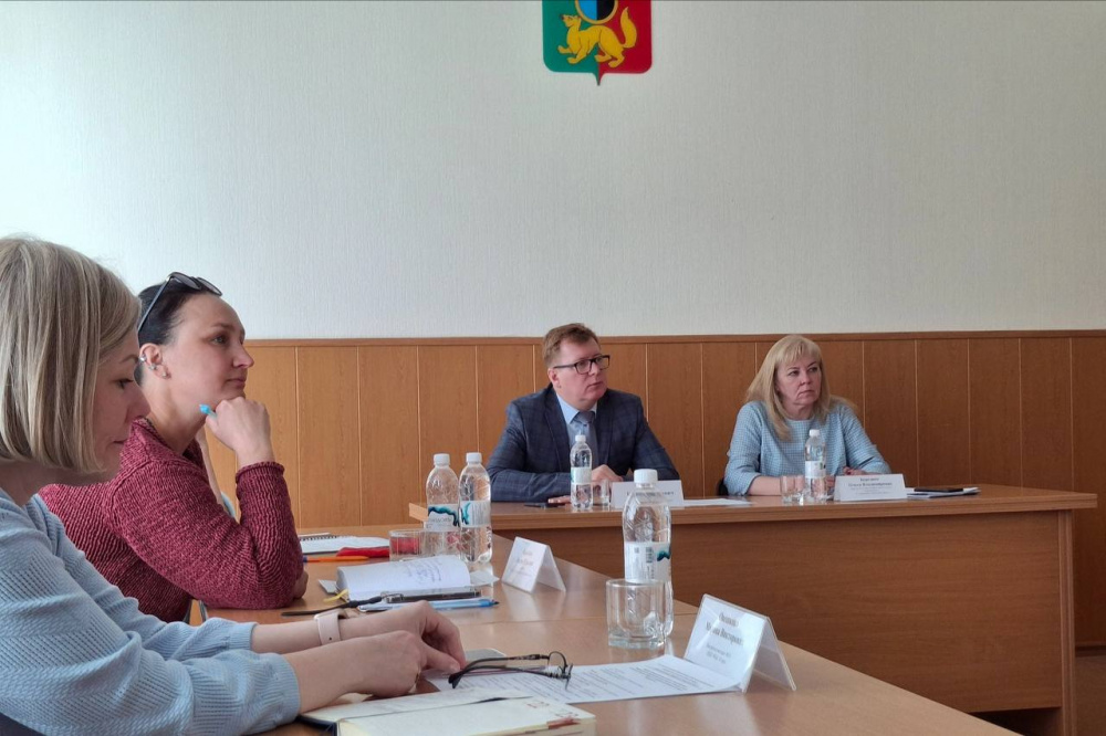 В Первоуральске более четырех тысяч юных местных жителей привлекли к деятельности «Движения первых» | На Урале в рамках работы «Движения первых» реализовали десятки инициатив и событий В Первоуральске более четырех тысяч юных местных жителей привлекли к деятельности «Движения первых» | На Урале в рамках работы «Движения первых» реализовали десятки инициатив и событий