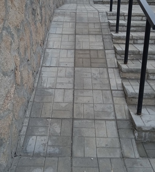 Девушка-инвалид из Первоуральска осталась без праздника из-за крутого пандуса