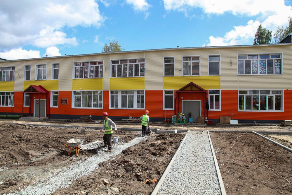 В Первоуральске ремонтируют социальные объекты | На Урале продолжают ремонт образовательных учреждений