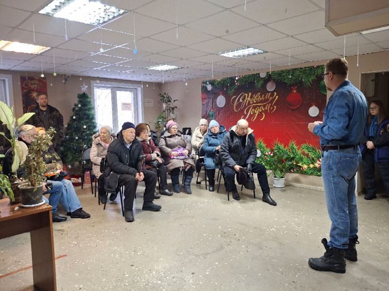 В Первоуральске всех жителей дома, пострадавших от взрыва, обеспечили жильём | Пострадавшие от взрыва в доме на улице Ильича в Первоуральске получили жильё