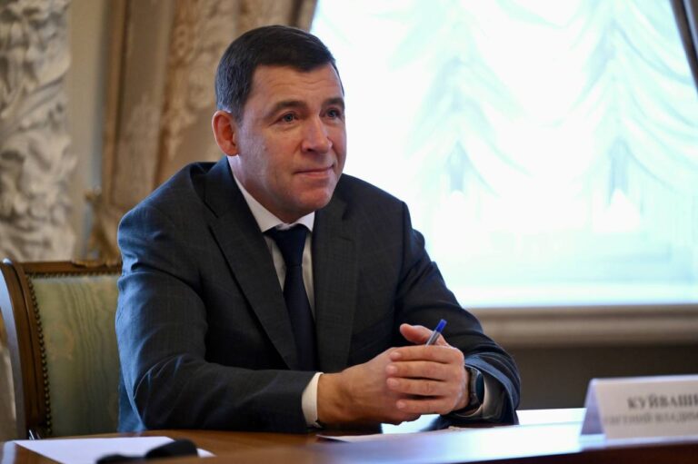 Свердловская область соединит Транссиб с Арктикой: Екатеринбург станет ключевым узлом | Губернатор Евгений Куйвашев рассказал о возможностях проекта «Сухой порт» Свердловская область соединит Транссиб с Арктикой: Екатеринбург станет ключевым узлом | Губернатор Евгений Куйвашев рассказал о возможностях проекта «Сухой порт»