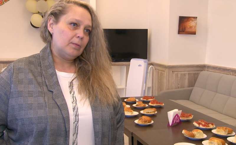 Горячие обеды и настольные игры: в Первоуральске открылась благотворительная столовая | В Первоуральске открылась благотворительная столовая для нуждающихся