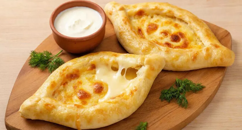 Воздушные хачапури с сыром за полчаса: простой рецепт творожного теста и обалденной начинки