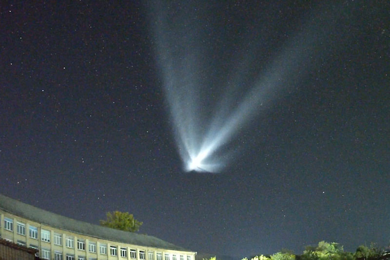 Ракета «Союз-2.1б» с биоспутником «Бион-М» пролетела над Первоуральском | Жители Первоуральска увидели запуск ракеты, которая вывела в космос 75 мышей