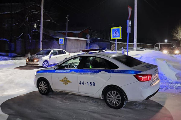 В поселке под Первоуральском водитель сбил 16-летнюю девочку на пешеходном переходе