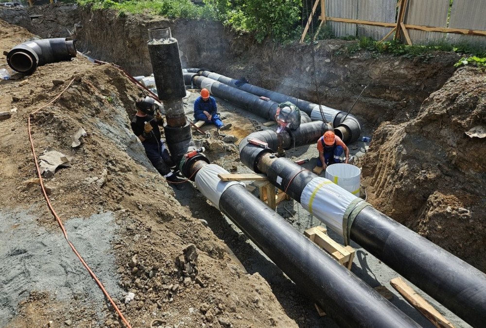 В Первоуральске завершают монтаж трубопроводов на улице Строителей | В уральском городе модернизируют трубопроводы В Первоуральске завершают монтаж трубопроводов на улице Строителей | В уральском городе модернизируют трубопроводы