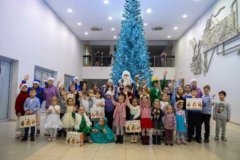 Первоуральский новотрубный завод организовал новогодние мероприятия для детей | ПНТЗ помог организовать в Первоуральске благотворительные новогодние проекты