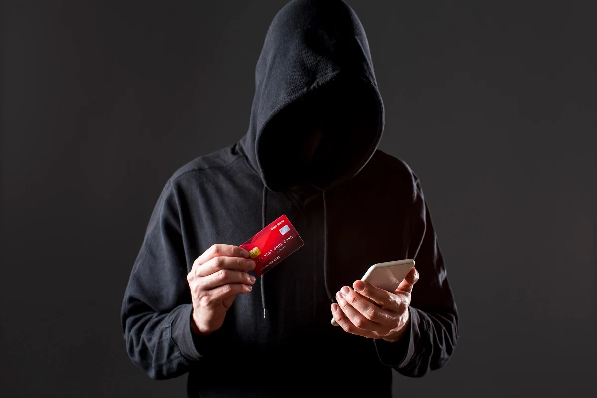 Горелых: мошенники украли у жителей Свердловской области более 1 млрд рублей
